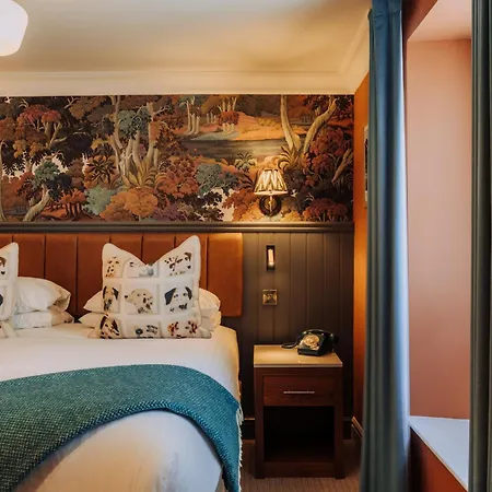 The Kings Arms 3* كيسويك