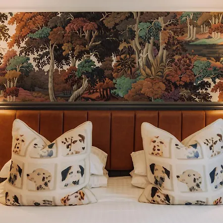 The Kings Arms 3* كيسويك