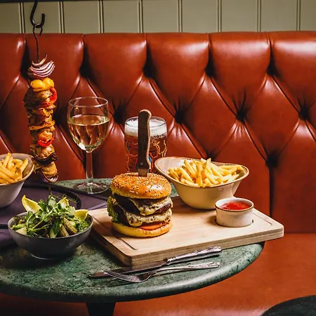 فندق The Kings Arms كيسويك