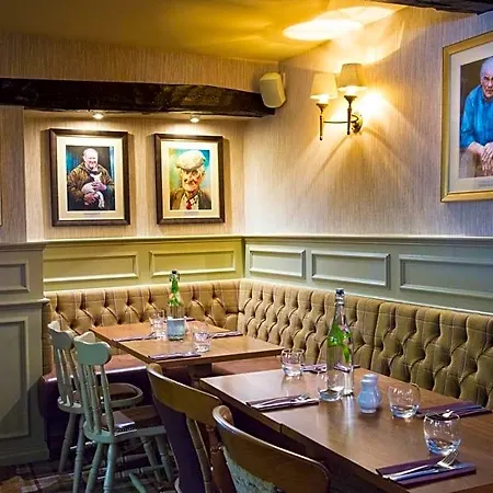 Hotel The Kings Arms 3*